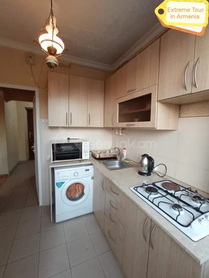 1 Սենյականոց Բնակարան Քարե Շենքում, 33քմ, 3/4 հարկ, Նորմալ Վիճակում, Կահավորված, Արևկող