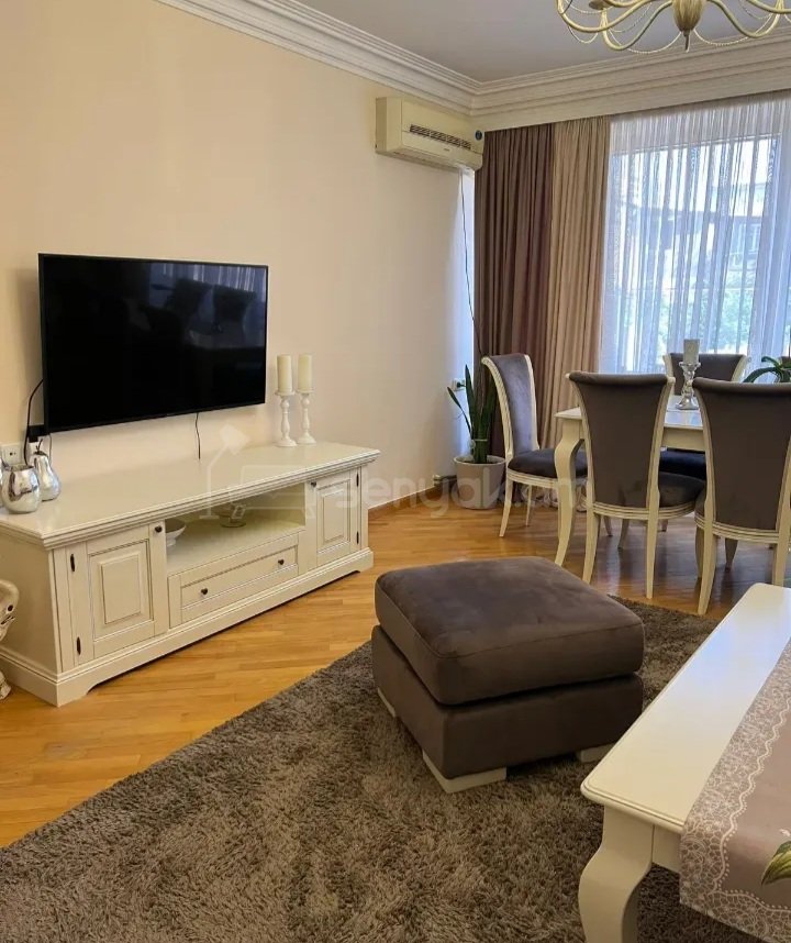 4 Սենյականոց Բնակարան, 90քմ, 2/9 հարկ, Կապիտալ Վերանորոգված, Կահավորված