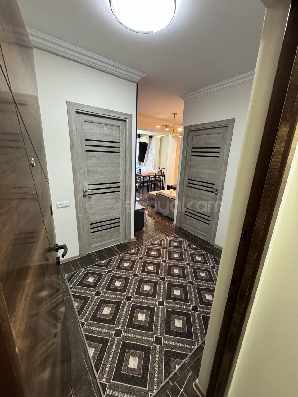 2 Սենյականոց Բնակարան, 46քմ, 5/5 հարկ, Դիզայներական Վերանորոգված