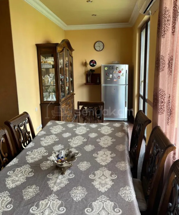 3 Սենյականոց Բնակարան Քարե Շենքում, 80քմ, 5/5 հարկ, Կապիտալ Վերանորոգված