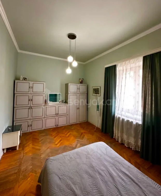 5 Սենյականոց Բնակարան Քարե Շենքում, 118քմ, 3/4 հարկ, Կոսմետիկ Վերանորոգված