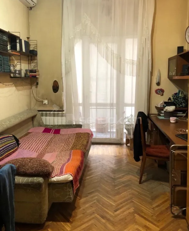 3 Սենյականոց Բնակարան Քարե Շենքում, 110քմ, 2/5 հարկ, Կոսմետիկ Վերանորոգված