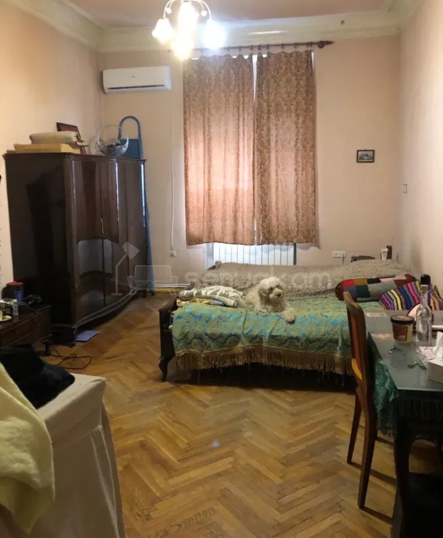 3 Սենյականոց Բնակարան Քարե Շենքում, 110քմ, 2/5 հարկ, Կոսմետիկ Վերանորոգված