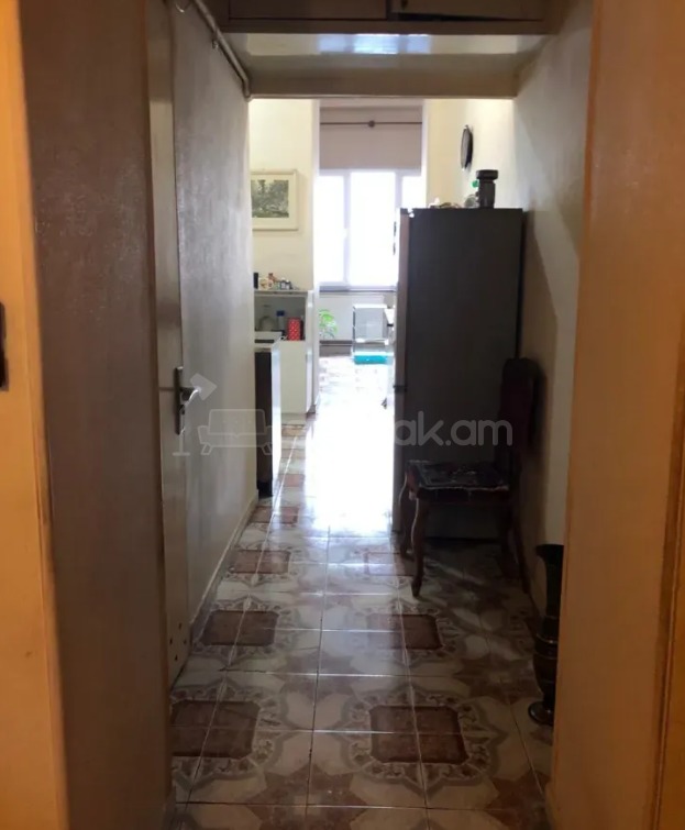 3 Սենյականոց Բնակարան Քարե Շենքում, 110քմ, 2/5 հարկ, Կոսմետիկ Վերանորոգված