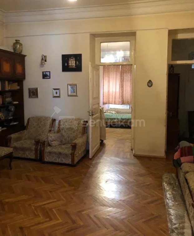 3 Սենյականոց Բնակարան Քարե Շենքում, 110քմ, 2/5 հարկ, Կոսմետիկ Վերանորոգված