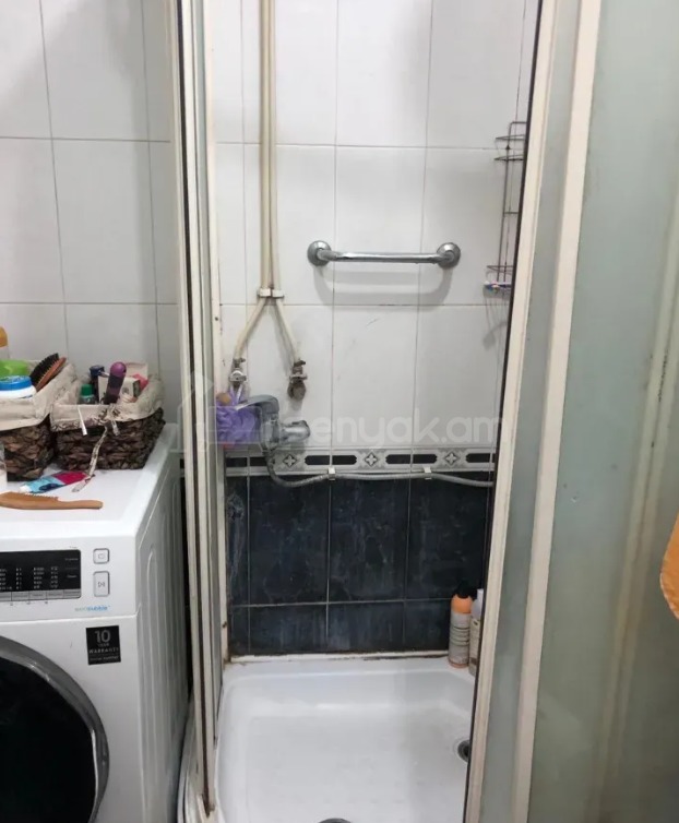 3 Սենյականոց Բնակարան Քարե Շենքում, 110քմ, 2/5 հարկ, Կոսմետիկ Վերանորոգված