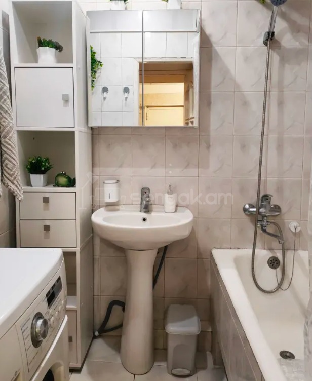 3 Սենյականոց Բնակարան, 73քմ, 8/8 հարկ, Կապիտալ Վերանորոգված