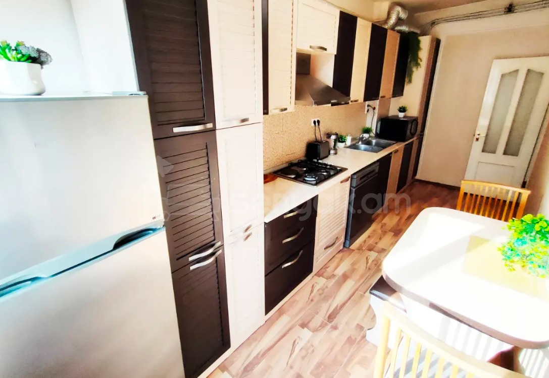 3 Սենյականոց Բնակարան, 73քմ, 8/8 հարկ, Կապիտալ Վերանորոգված