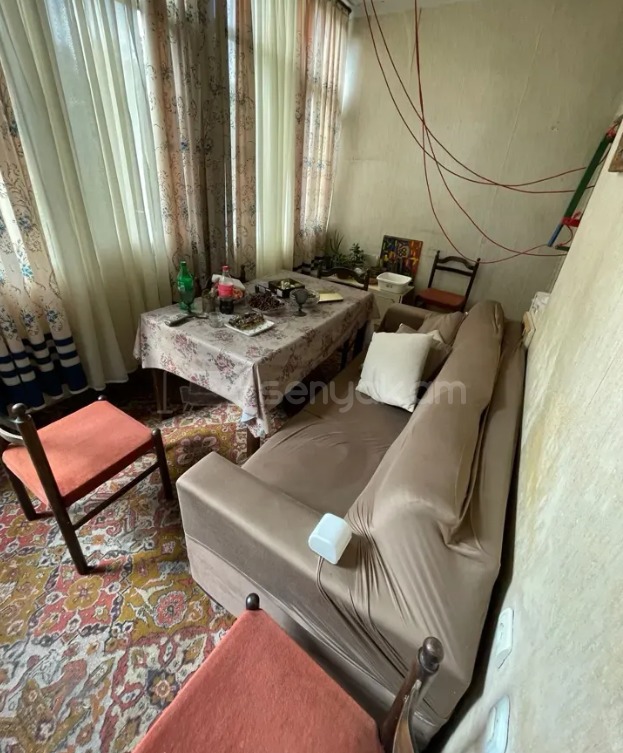 3 Սենյականոց Բնակարան Քարե Շենքում, 84քմ, 4/4 հարկ, Պետական Վիճակում