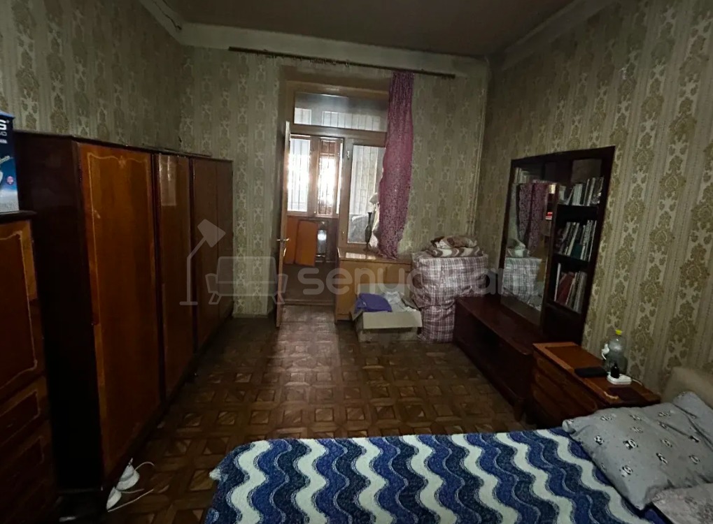 6 Սենյականոց Բնակարան Քարե Շենքում, 127քմ, 2/4 հարկ, Պետական Վիճակում