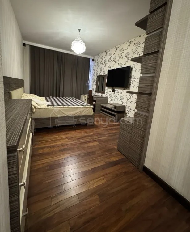 3 Սենյականոց Բնակարան Քարե Շենքում, 140քմ, 2/5 հարկ, Կապիտալ Վերանորոգված