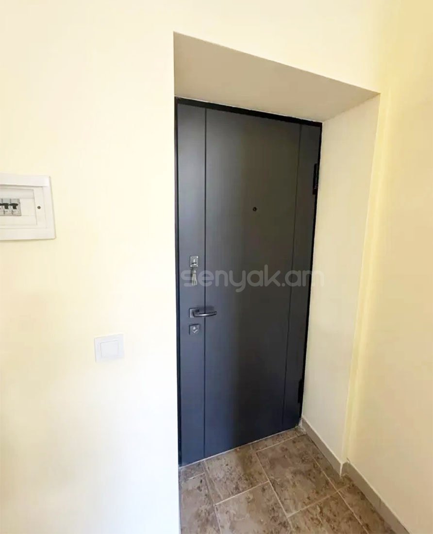 1 Սենյականոց Բնակարան Քարե Շենքում, 31քմ, 3/5 հարկ, Կապիտալ Վերանորոգված