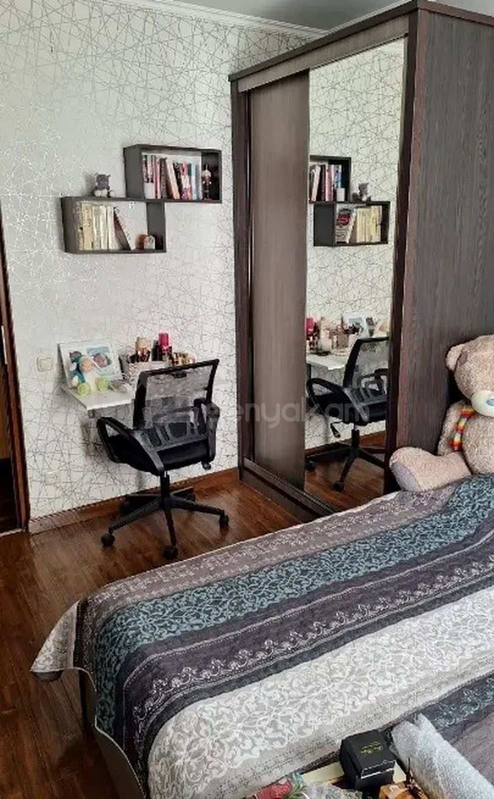 4 Սենյականոց Բնակարան Քարե Շենքում, 96քմ, 2/5 հարկ, Կապիտալ Վերանորոգված