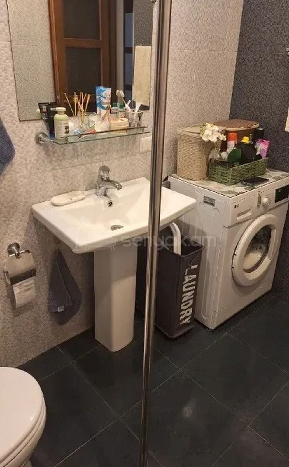 4 Սենյականոց Բնակարան Քարե Շենքում, 96քմ, 2/5 հարկ, Կապիտալ Վերանորոգված