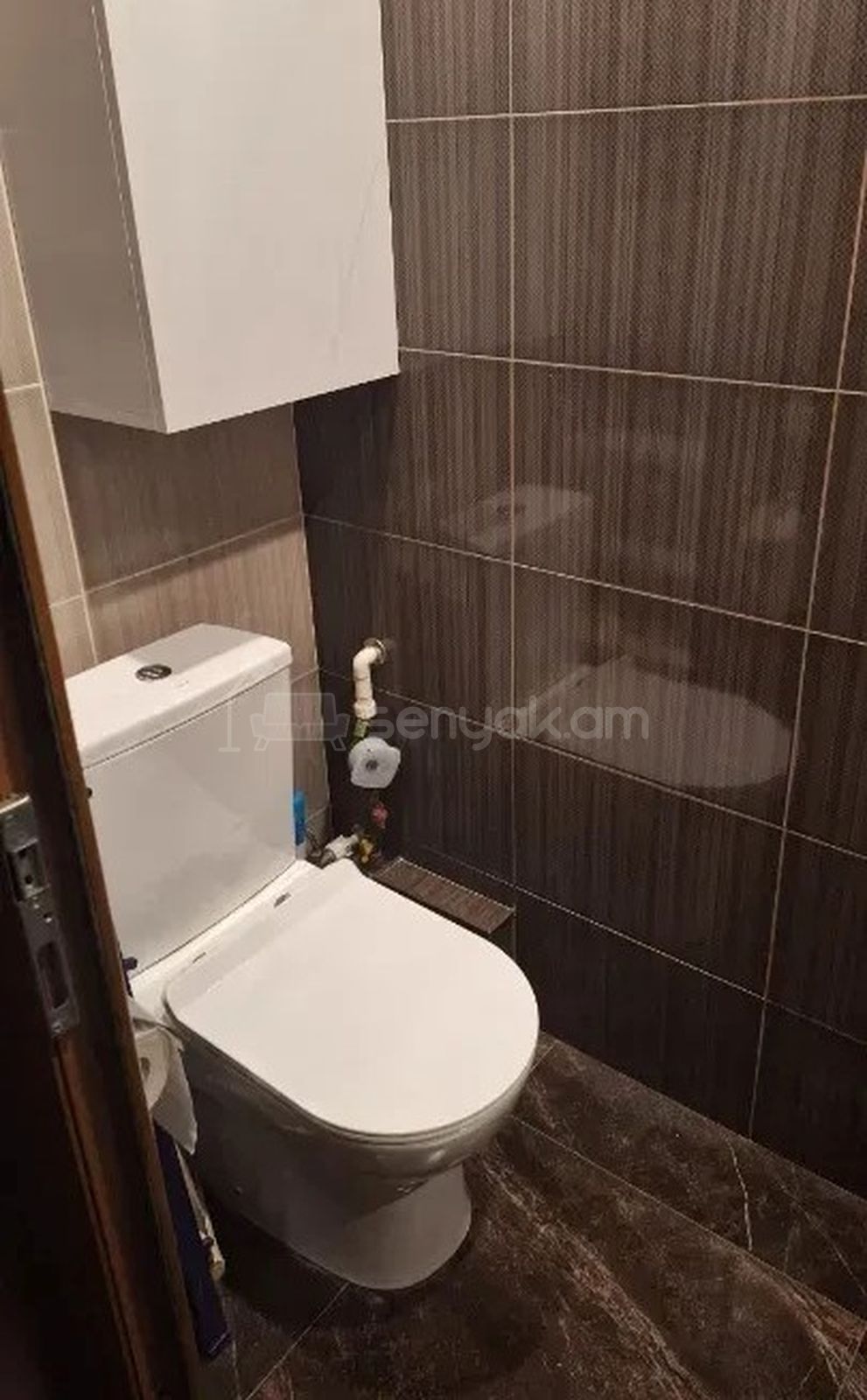 4 Սենյականոց Բնակարան Քարե Շենքում, 96քմ, 2/5 հարկ, Կապիտալ Վերանորոգված