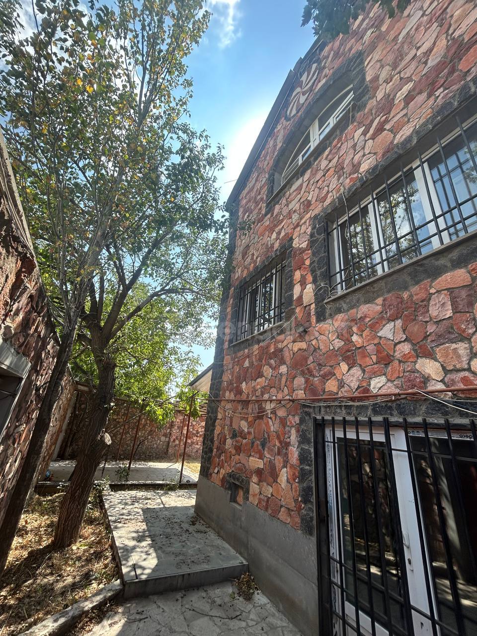 5 Սենյականոց Սեփական Տուն, 143քմ, Կապիտալ Վերանորոգված