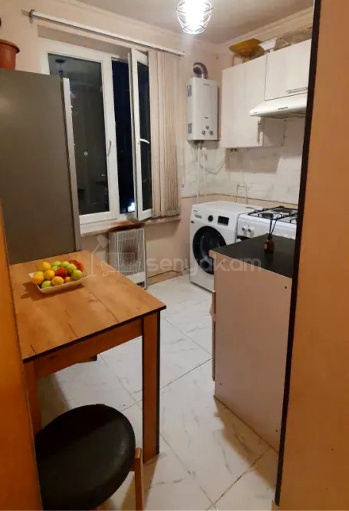 2 Սենյականոց Բնակարան, 33քմ, 5/5 հարկ, Կոսմետիկ Վերանորոգված