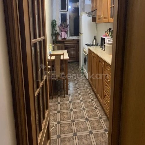 3 Սենյականոց Բնակարան Քարե Շենքում, 80քմ, 2/5 հարկ, Կոսմետիկ Վերանորոգված, Կահավորված, Արևկող