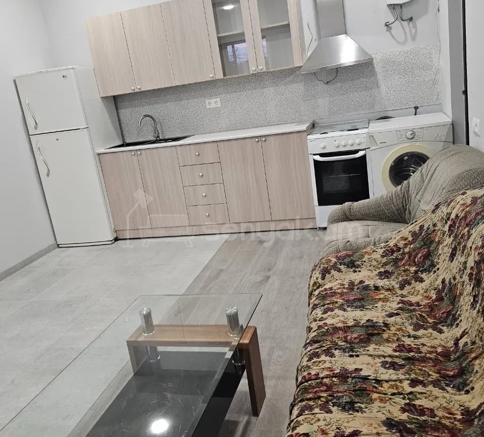 2 Սենյականոց Բնակարան Քարե Շենքում, 56քմ, 2/2 հարկ, Նորմալ Վիճակում, Կահավորված