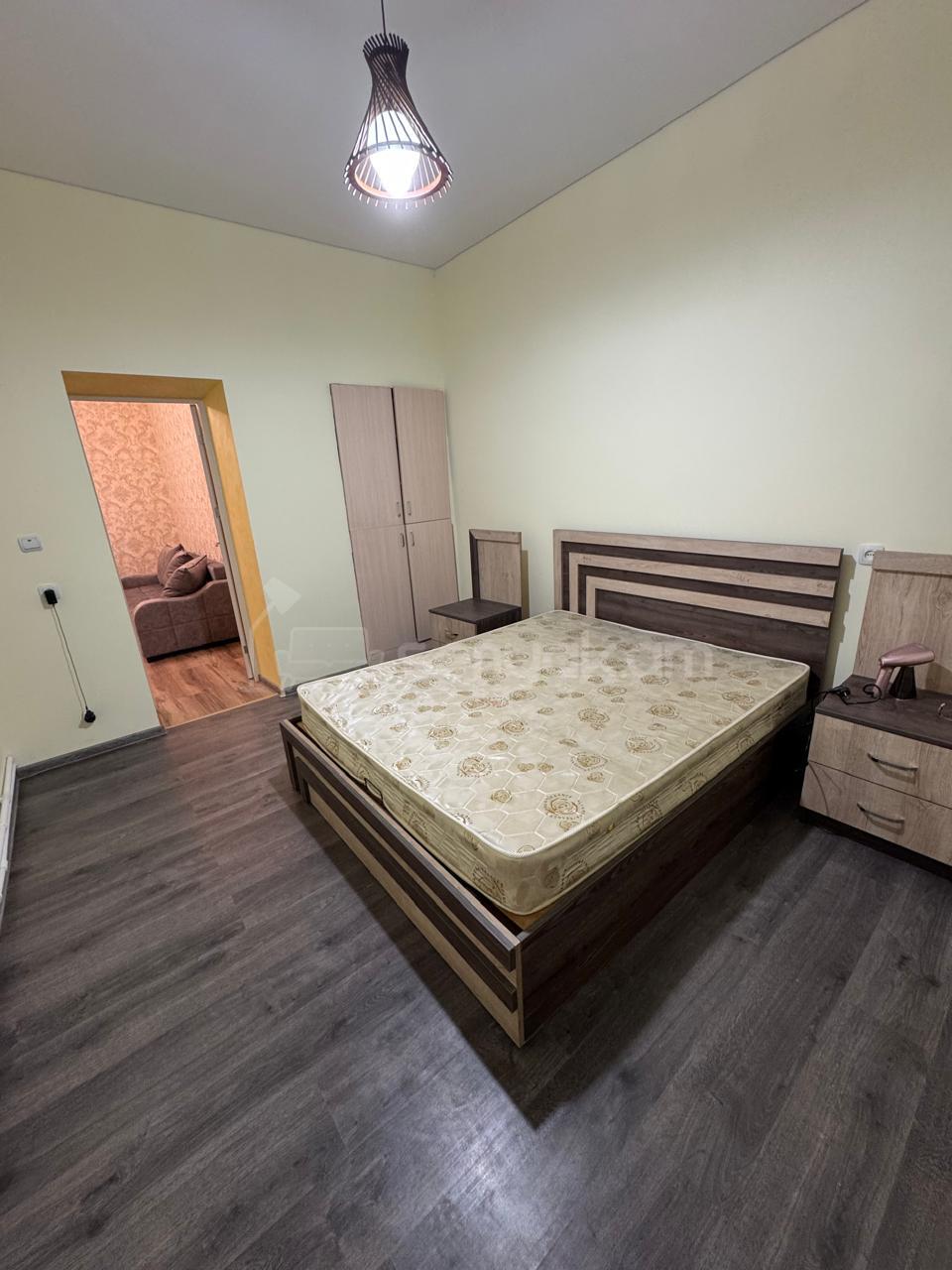 2 Սենյականոց Բնակարան Քարե Շենքում, 50քմ, 1/1 հարկ, Նորմալ Վիճակում, Կահավորված, Արևկող