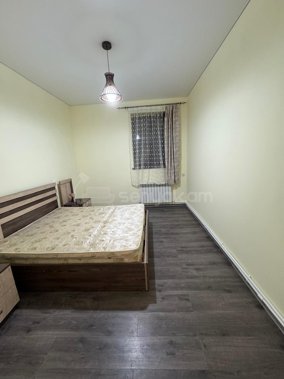 2 Սենյականոց Բնակարան Քարե Շենքում, 50քմ, 1/1 հարկ, Նորմալ Վիճակում, Կահավորված, Արևկող