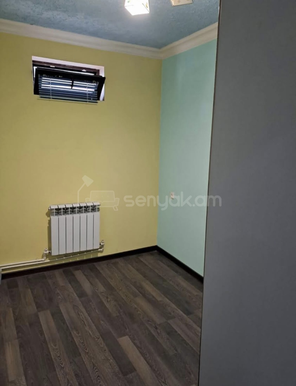 2 Սենյականոց Բնակարան Քարե Շենքում, 52քմ, 1/1 հարկ, Նորմալ Վիճակում, Կահավորված