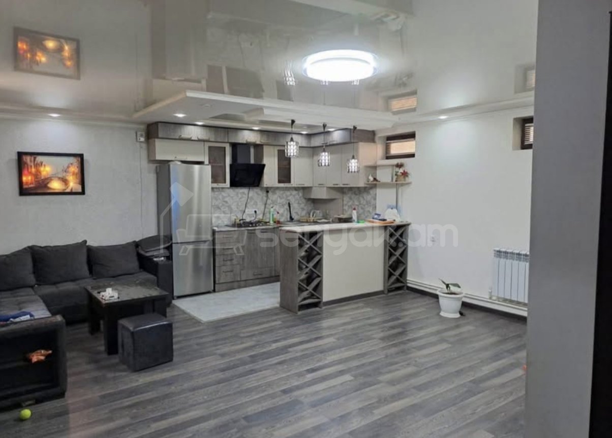 2 Սենյականոց Բնակարան Քարե Շենքում, 52քմ, 1/1 հարկ, Նորմալ Վիճակում, Կահավորված