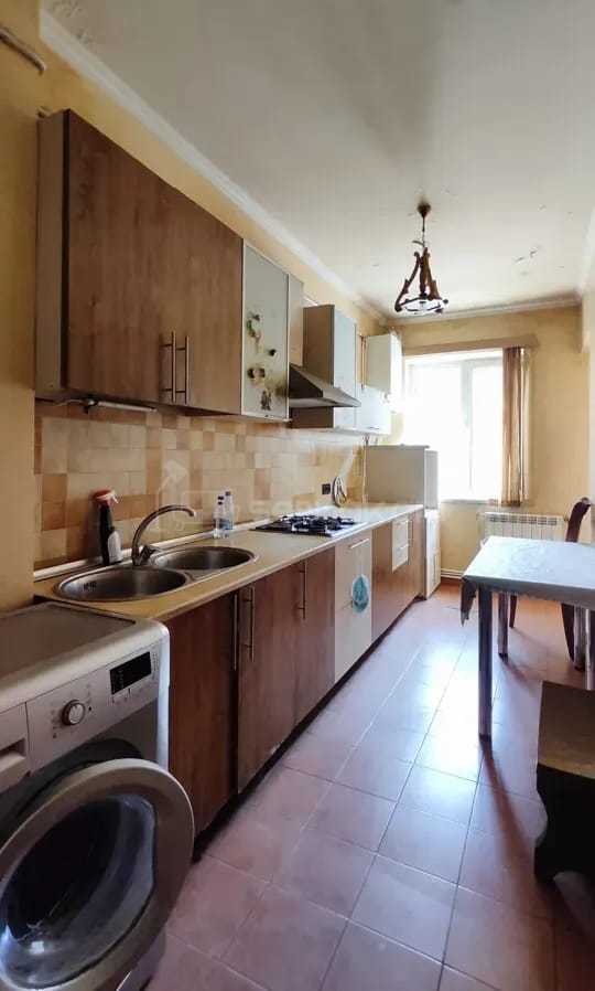 3 Սենյականոց Բնակարան, 77քմ, 4/9 հարկ, Նորմալ Վիճակում, Կահավորված, Արևկող