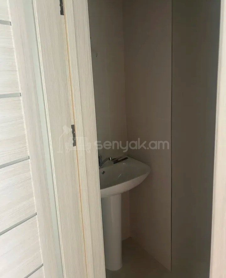 3 Սենյականոց Բնակարան, 87քմ, 8/16 հարկ, Կապիտալ Վերանորոգված