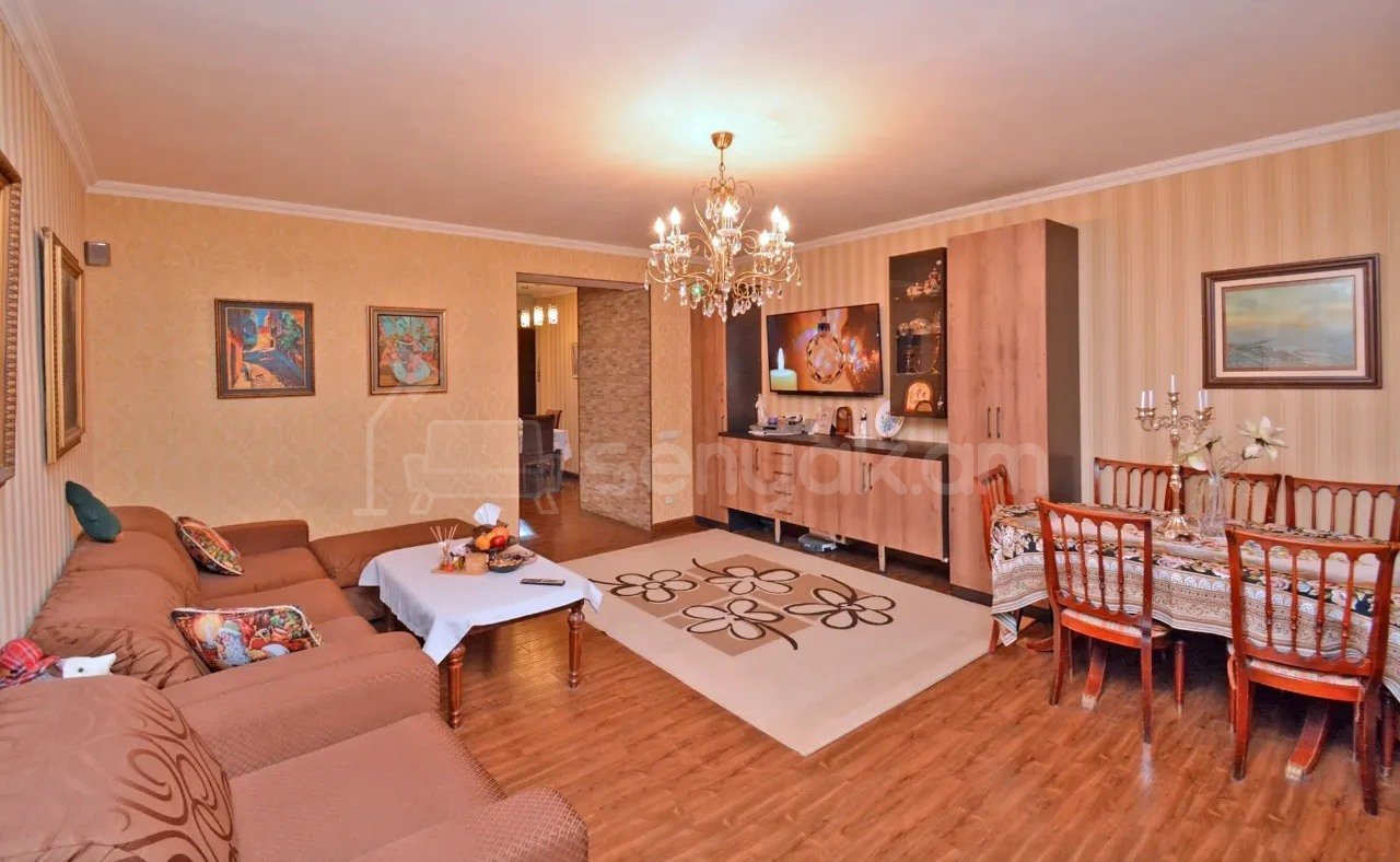 4 Սենյականոց Բնակարան Քարե Շենքում, 96քմ, 2/5 հարկ, Կապիտալ Վերանորոգված