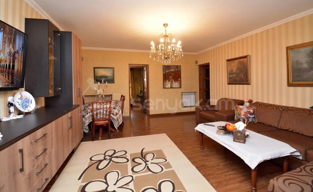 4 Սենյականոց Բնակարան Քարե Շենքում, 96քմ, 2/5 հարկ, Կապիտալ Վերանորոգված