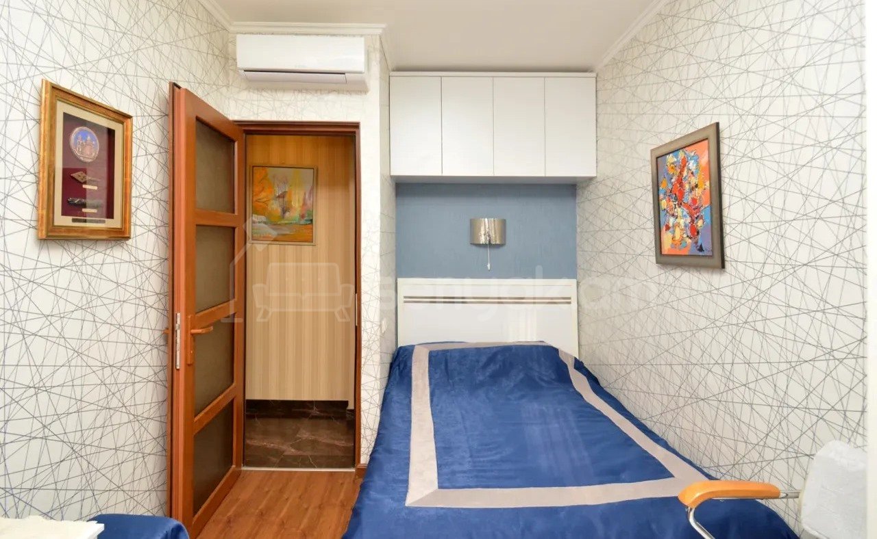 4 Սենյականոց Բնակարան Քարե Շենքում, 96քմ, 2/5 հարկ, Կապիտալ Վերանորոգված