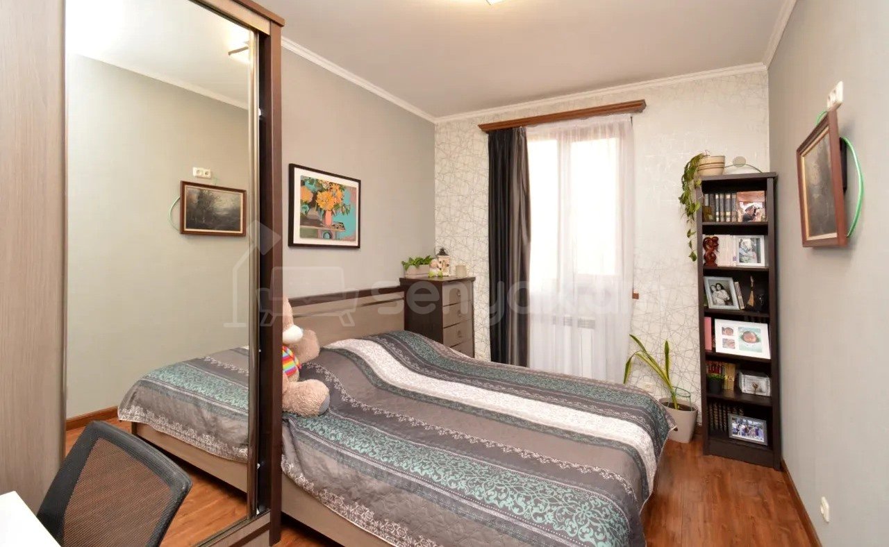 4 Սենյականոց Բնակարան Քարե Շենքում, 96քմ, 2/5 հարկ, Կապիտալ Վերանորոգված