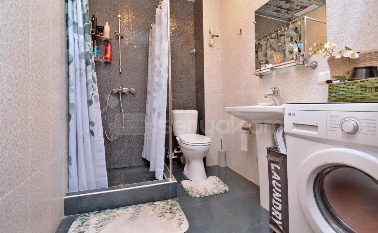 4 Սենյականոց Բնակարան Քարե Շենքում, 96քմ, 2/5 հարկ, Կապիտալ Վերանորոգված