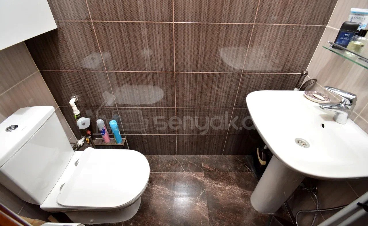 4 Սենյականոց Բնակարան Քարե Շենքում, 96քմ, 2/5 հարկ, Կապիտալ Վերանորոգված