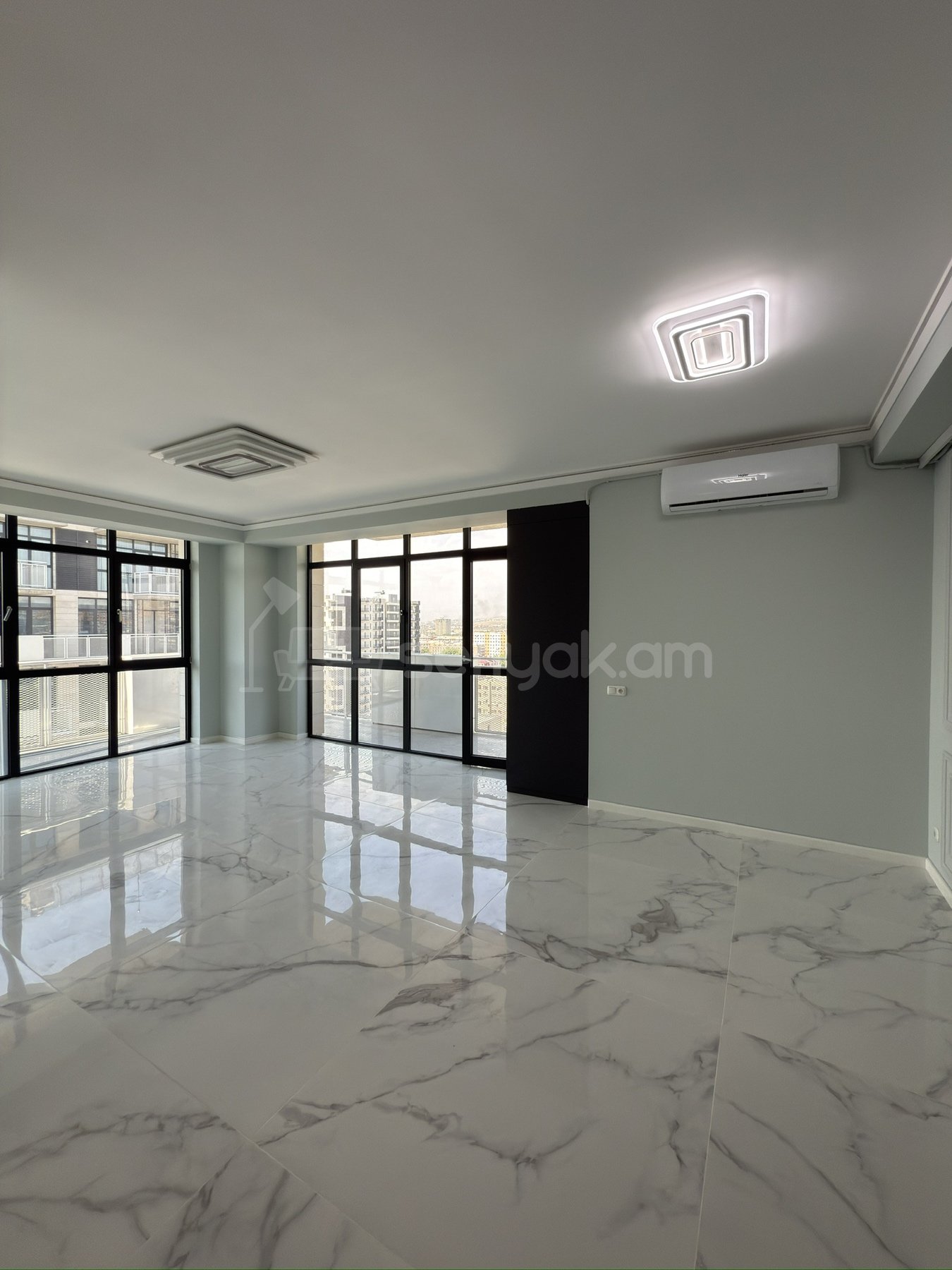 3 Սենյականոց Բնակարան Նորակառույցում, 108քմ, 16/18 հարկ, Կապիտալ Վերանորոգված