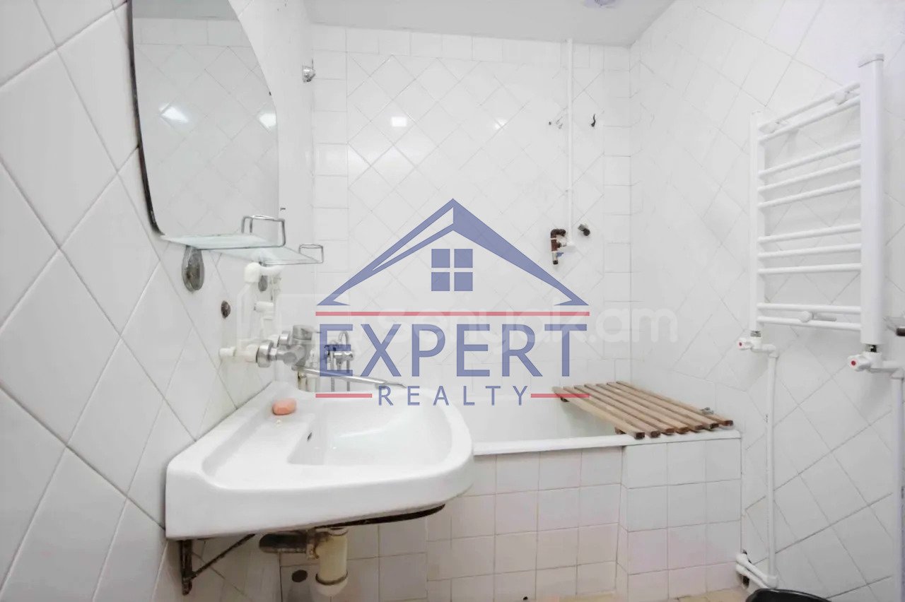 4 Սենյականոց Բնակարան, 100քմ, 1/9 հարկ, Կապիտալ Վերանորոգված, Կահավորված, Արևկող