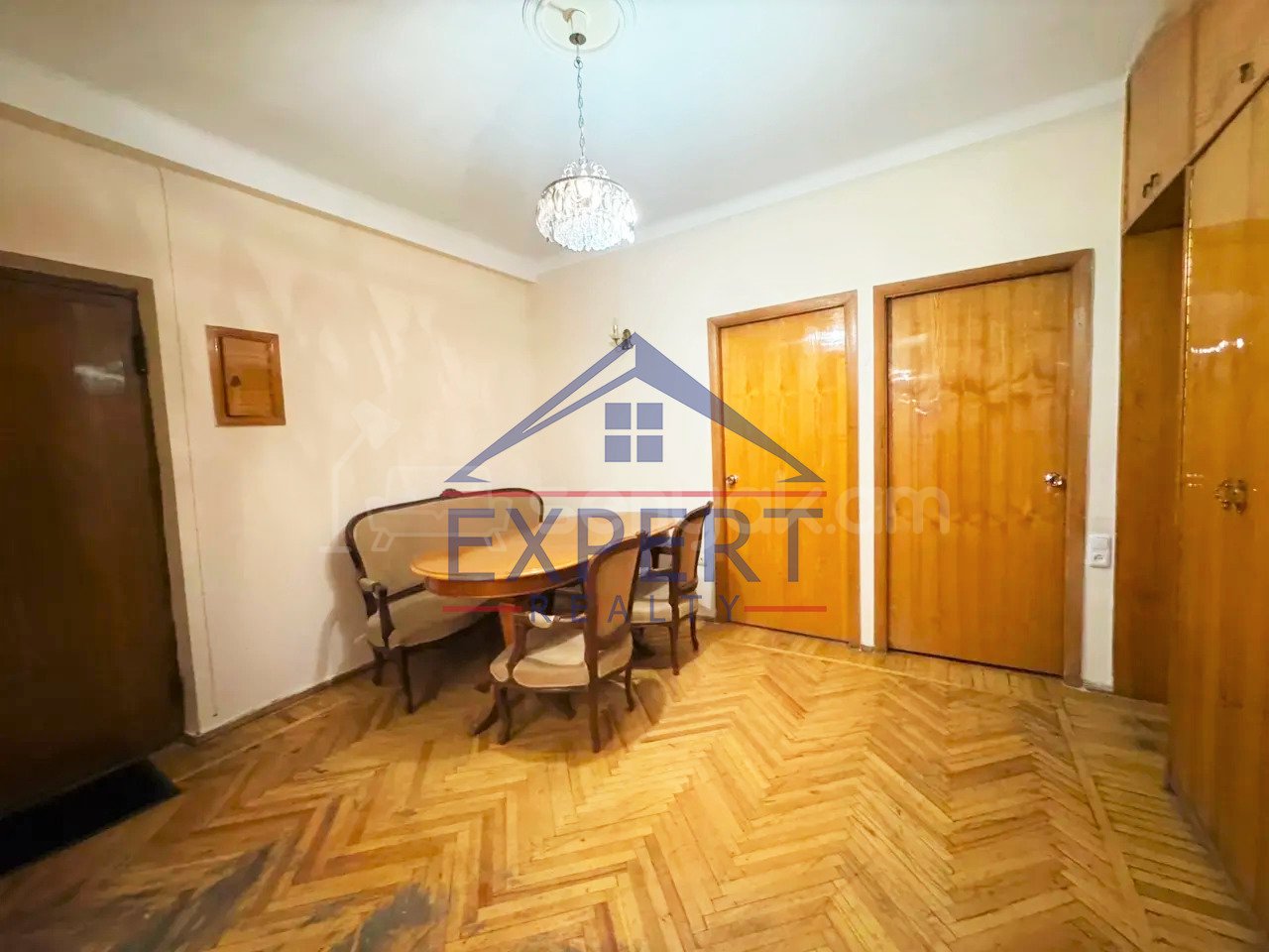 3 Սենյականոց Բնակարան, 80քմ, 5/9 հարկ, Նորմալ Վիճակում, Կահավորված, Արևկող