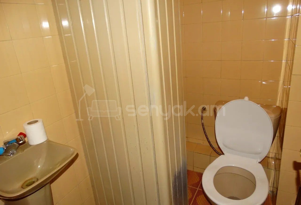 3 Սենյականոց Բնակարան, 100քմ, 3/12 հարկ, Նորմալ Վիճակում