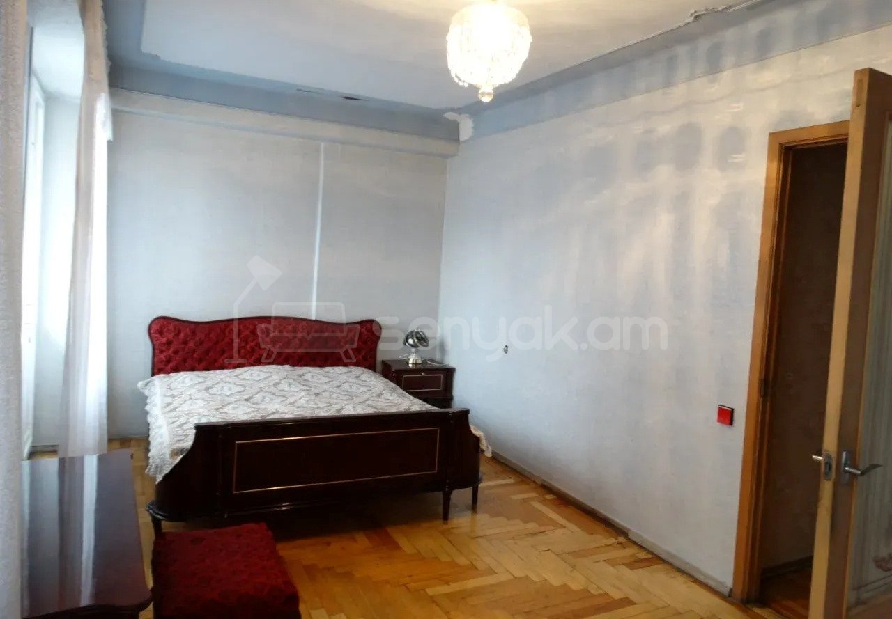 3 Սենյականոց Բնակարան, 100քմ, 3/12 հարկ, Նորմալ Վիճակում