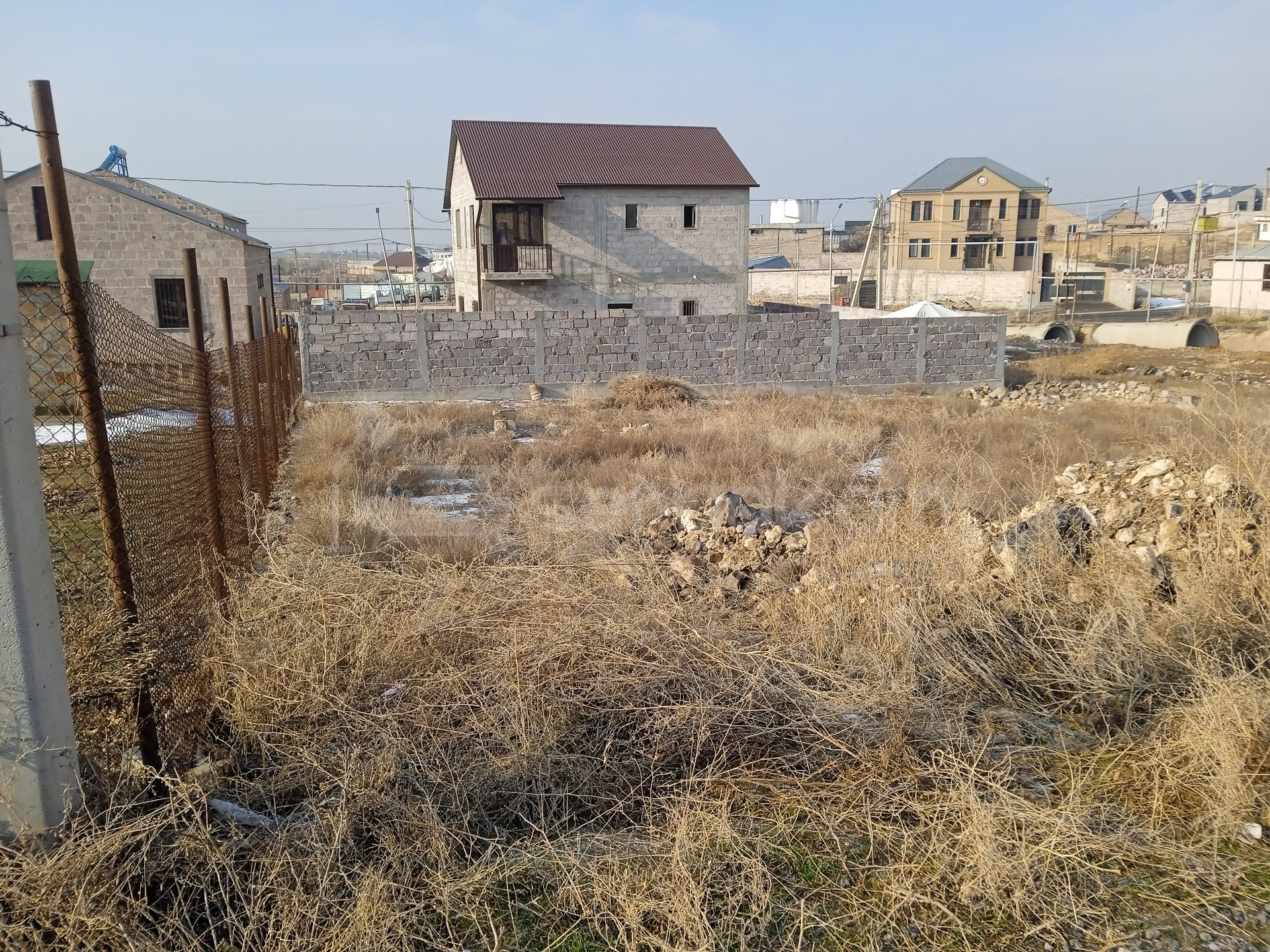 Բնակելի Նշանակության Հողատարածք, 500քմ, Խմելու Ջրով, Էլեկտրականությամբ, Պարսպապատ