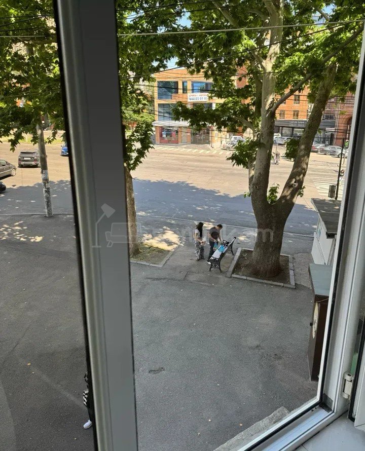 1 Սենյականոց Բնակարան Քարե Շենքում, 50քմ, 2/4 հարկ, Դիզայներական Վերանորոգված, Կահավորված