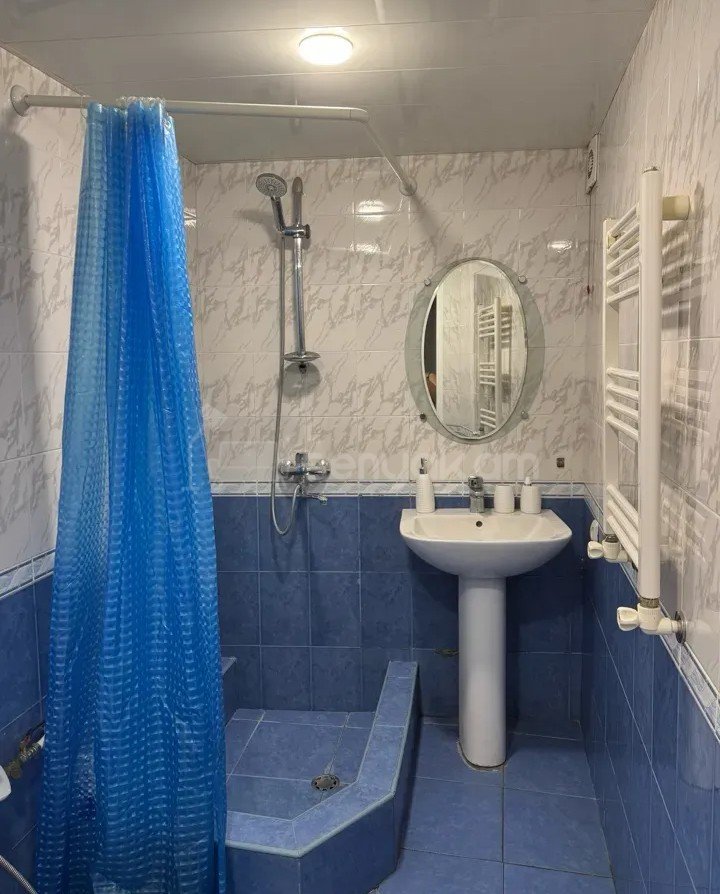 1 Սենյականոց Բնակարան Քարե Շենքում, 50քմ, 2/4 հարկ, Դիզայներական Վերանորոգված, Կահավորված