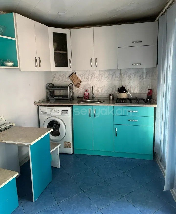 1 Սենյականոց Բնակարան Քարե Շենքում, 50քմ, 2/4 հարկ, Դիզայներական Վերանորոգված, Կահավորված