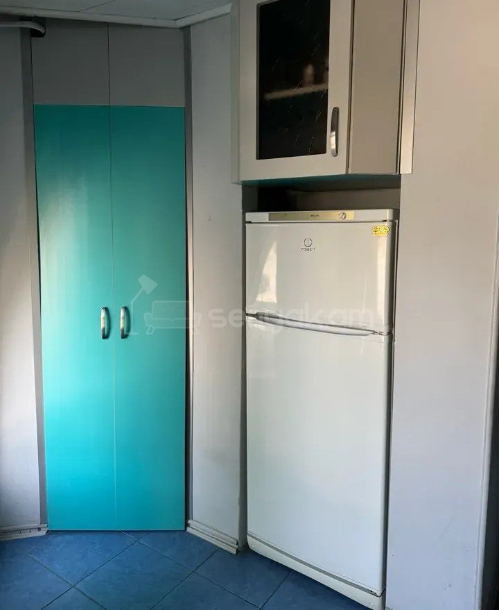 1 Սենյականոց Բնակարան Քարե Շենքում, 50քմ, 2/4 հարկ, Դիզայներական Վերանորոգված, Կահավորված