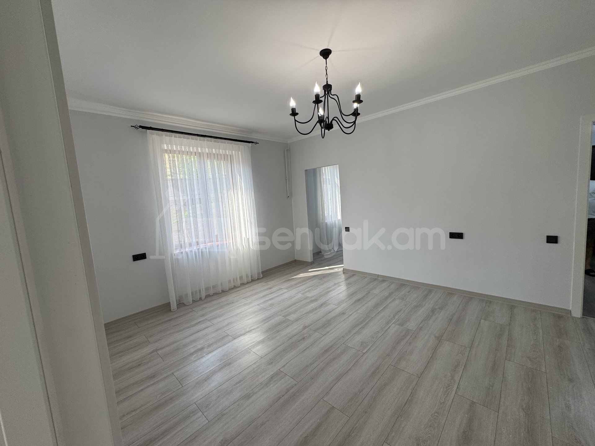 2 Սենյականոց Բնակարան Քարե Շենքում, 46քմ, 1/5 հարկ, Կապիտալ Վերանորոգված