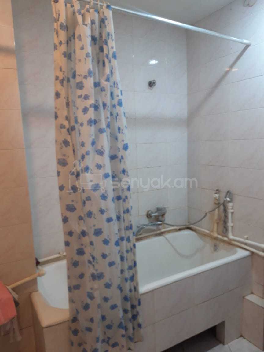 2 Սենյականոց Բնակարան, 40քմ, 8/12 հարկ, Նորմալ Վիճակում