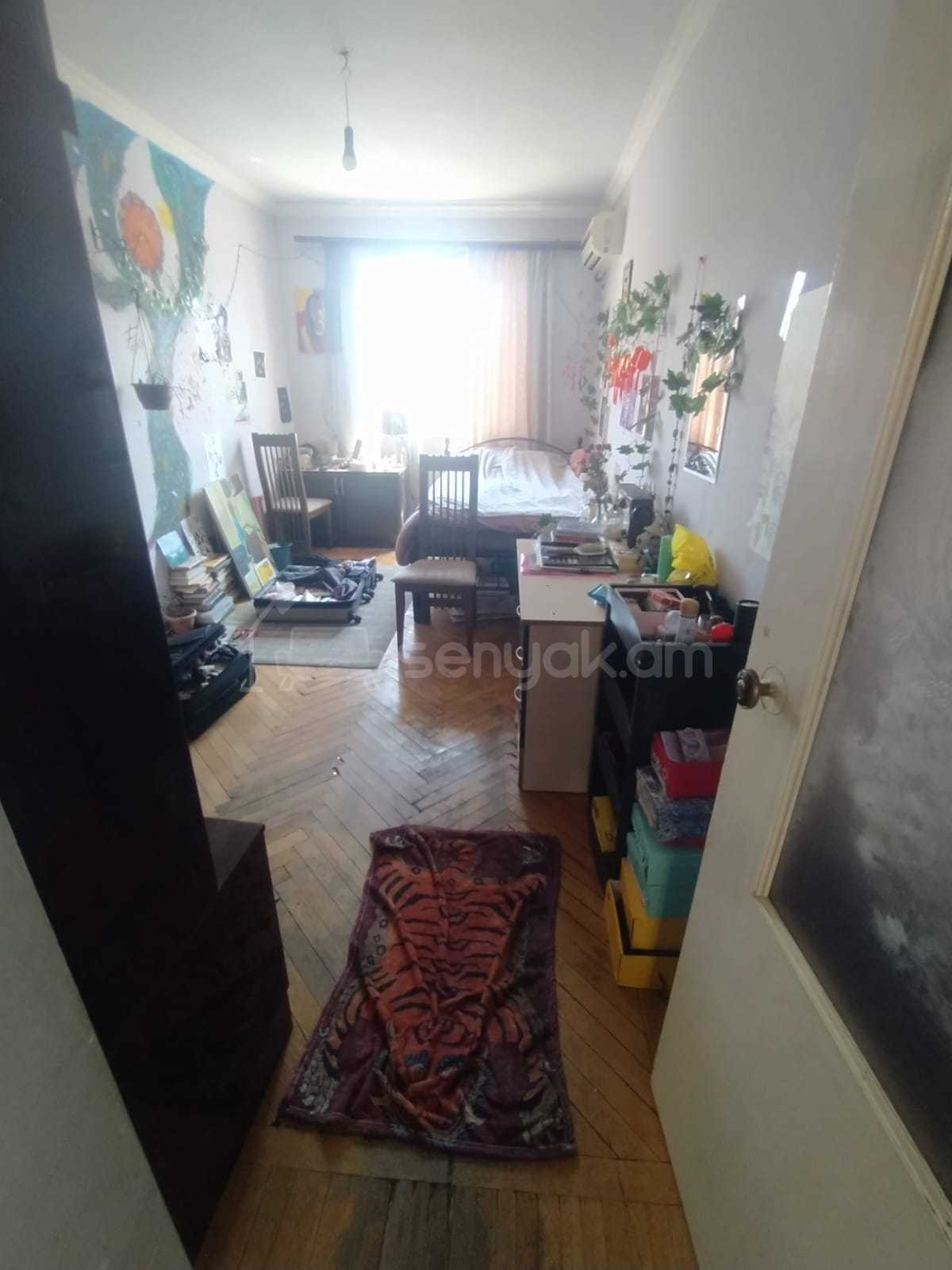2 Սենյականոց Բնակարան Քարե Շենքում, 54քմ, 4/4 հարկ, Նորմալ Վիճակում