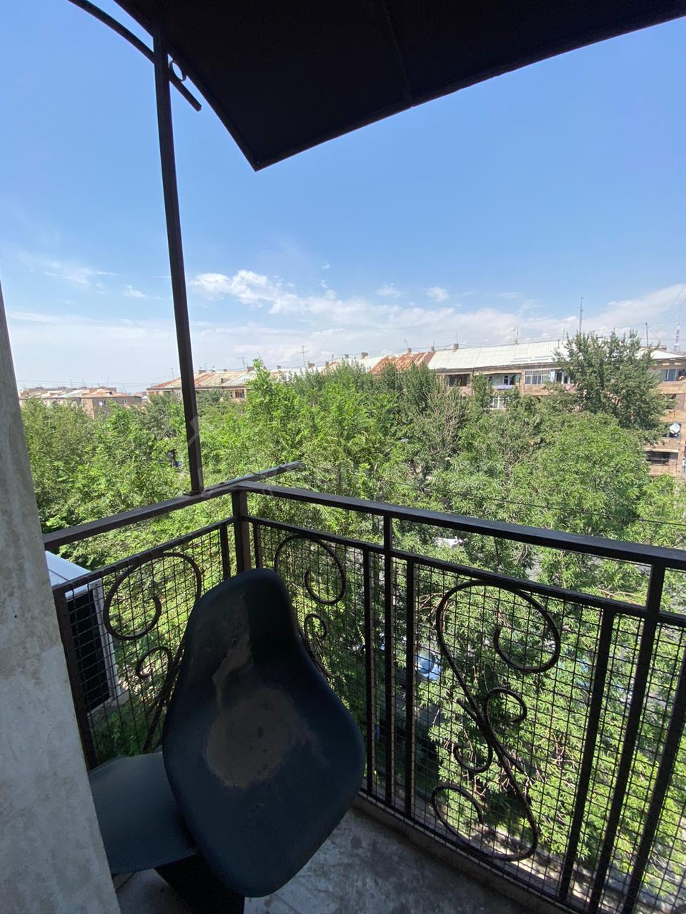 2 Սենյականոց Բնակարան Քարե Շենքում, 35քմ, 5/5 հարկ, Կապիտալ Վերանորոգված, Կահավորված