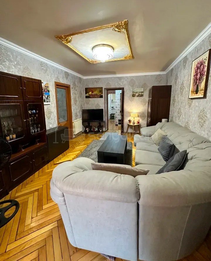 3 Սենյականոց Բնակարան Քարե Շենքում, 75քմ, 2/5 հարկ, Կոսմետիկ Վերանորոգված